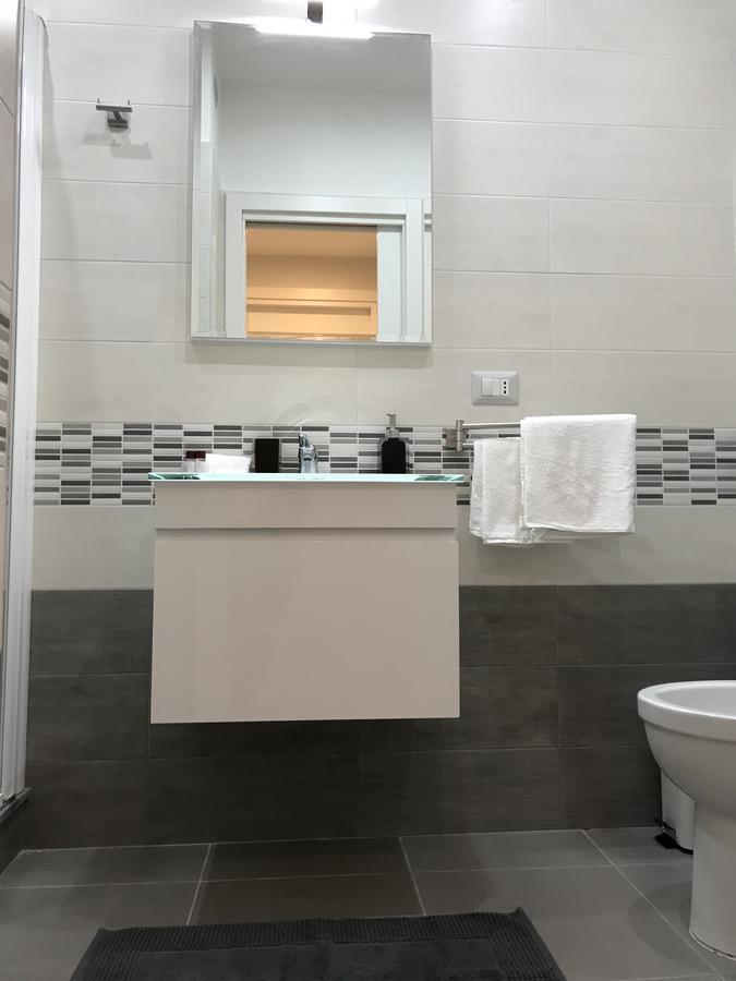 نابولي Chiaia Guest House المظهر الخارجي الصورة