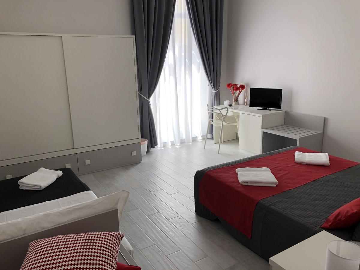 نابولي Chiaia Guest House المظهر الخارجي الصورة
