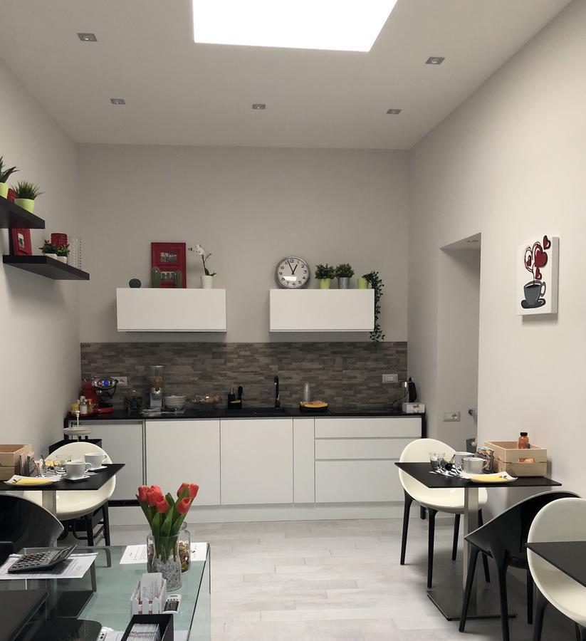 نابولي Chiaia Guest House المظهر الخارجي الصورة
