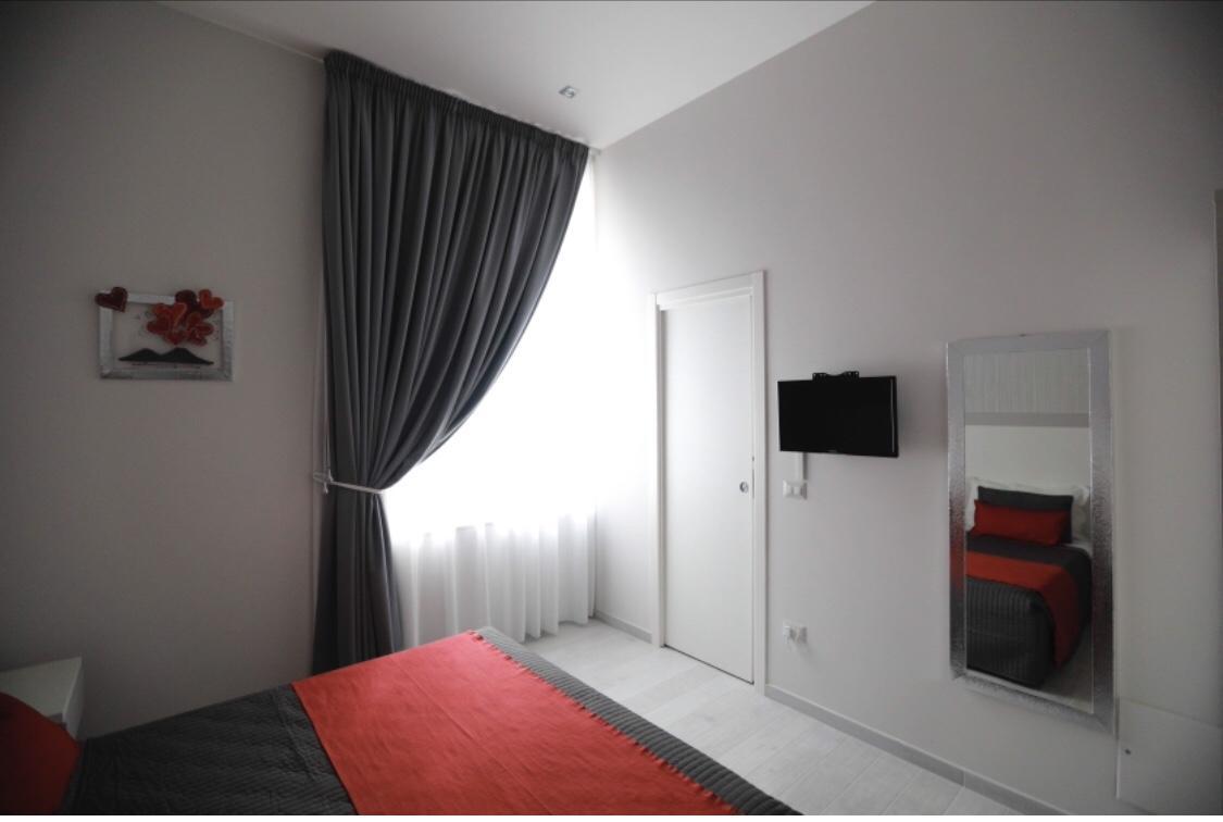 نابولي Chiaia Guest House المظهر الخارجي الصورة