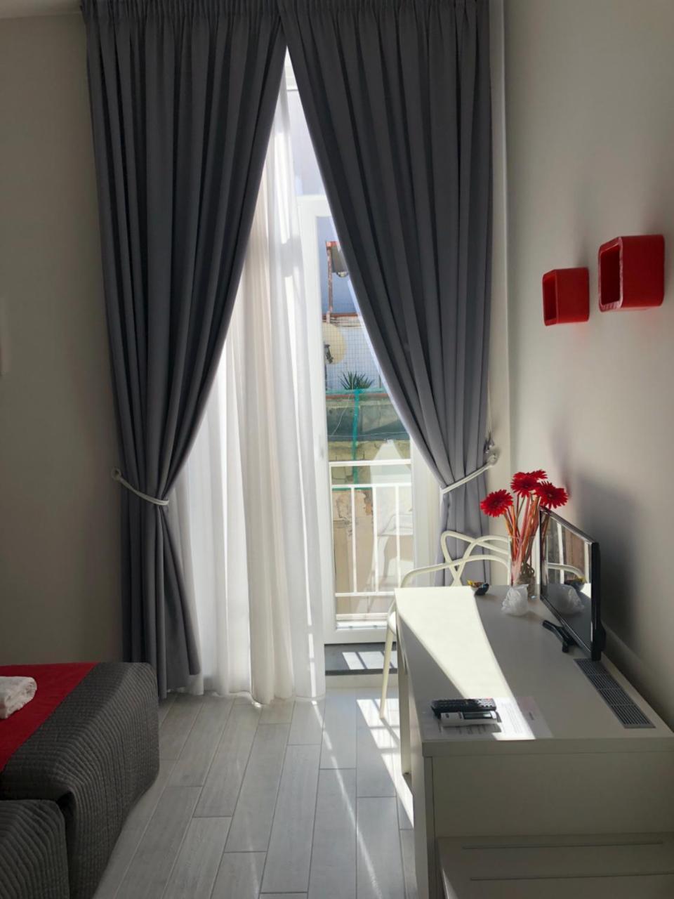 نابولي Chiaia Guest House المظهر الخارجي الصورة