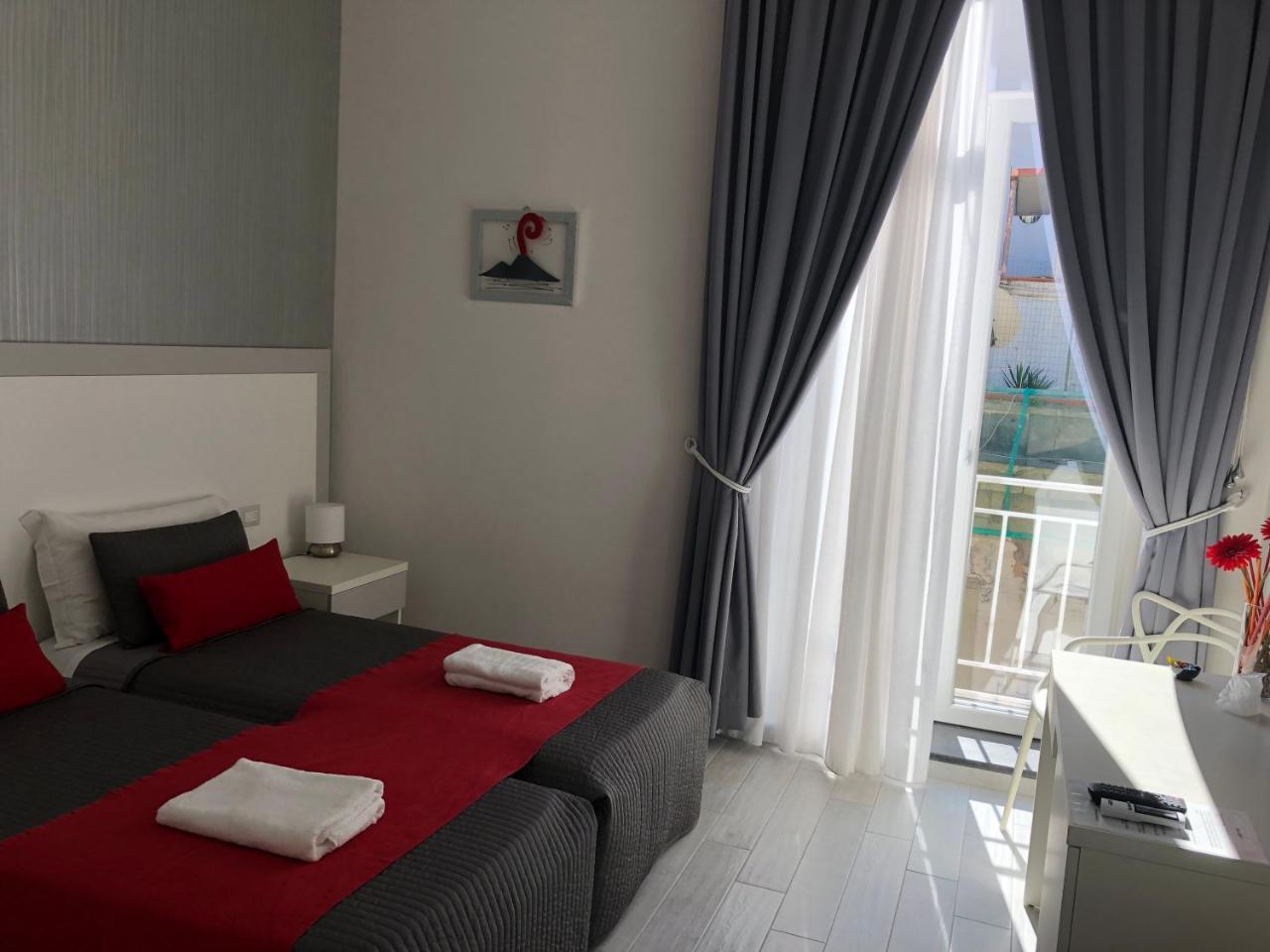 نابولي Chiaia Guest House المظهر الخارجي الصورة